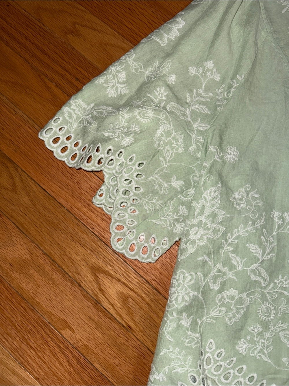 LOFT NWT❗️Mint Green Embroidered Lace-Trim Blouse - Picture 4 of 8